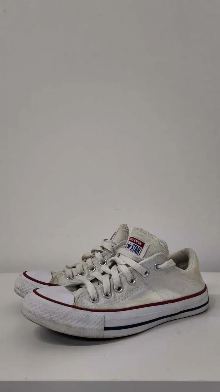 Converse Chuck Taylor All Star Low "Optical White" – Women's Size 7 - Picture 2 of 4